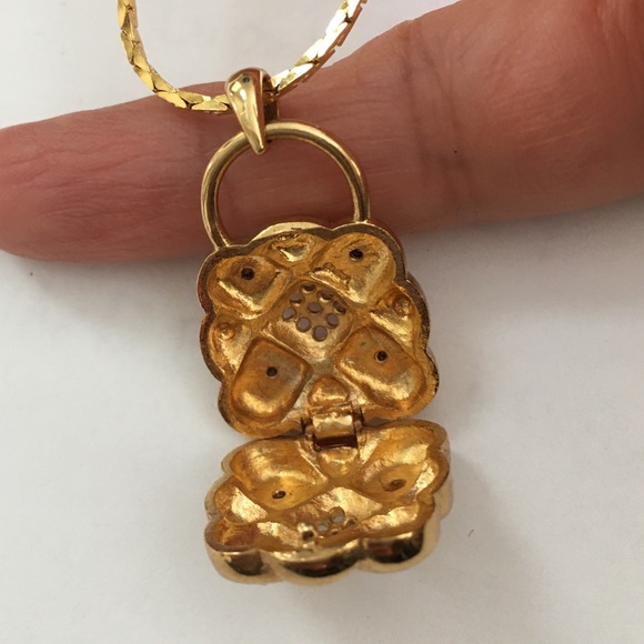 Gold tone diamanté openable pendant and chain - Picture 5 of 8